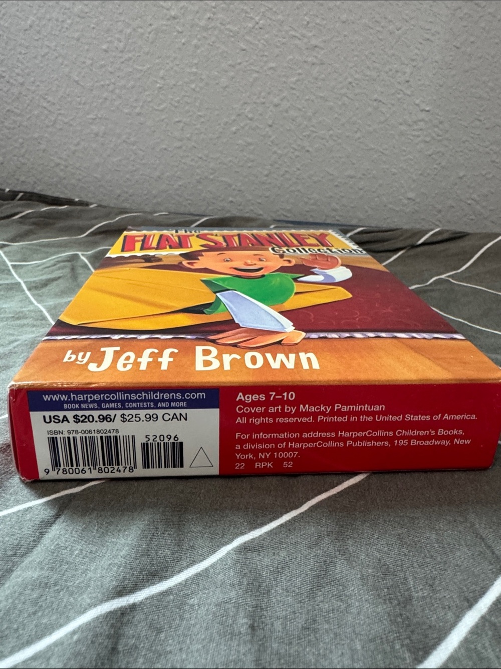 The Flat Stanley Collection by Jeff Brown - Yellow & Green Book - Picture 12 of 12